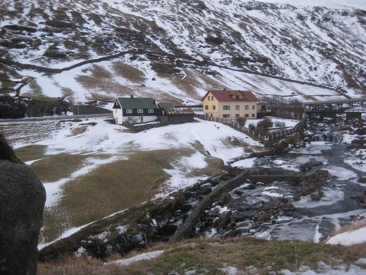 Вілла Idyllic House Near River And Ocean Leynar Екстер'єр фото